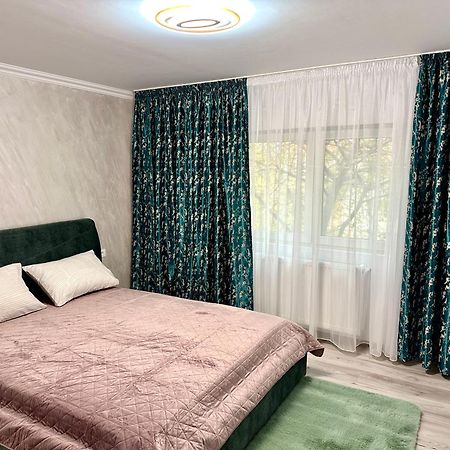 Elite Apartment Бузэу Экстерьер фото