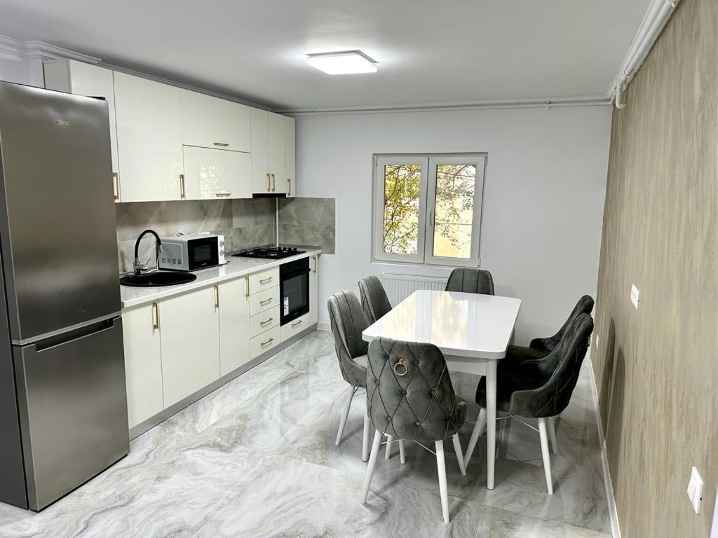 Elite Apartment Бузэу Экстерьер фото